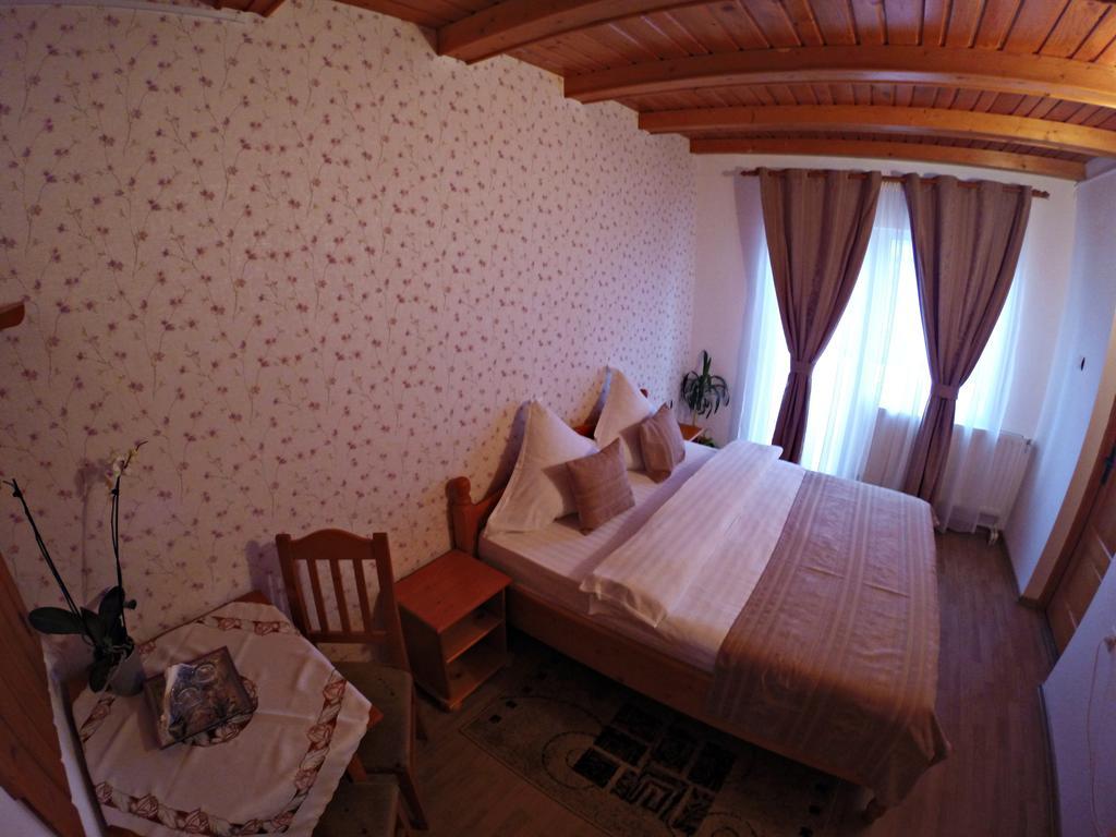 Pensiunea Faur Sebeş Kamer foto